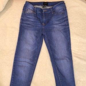 very blue skinny jean/jegging